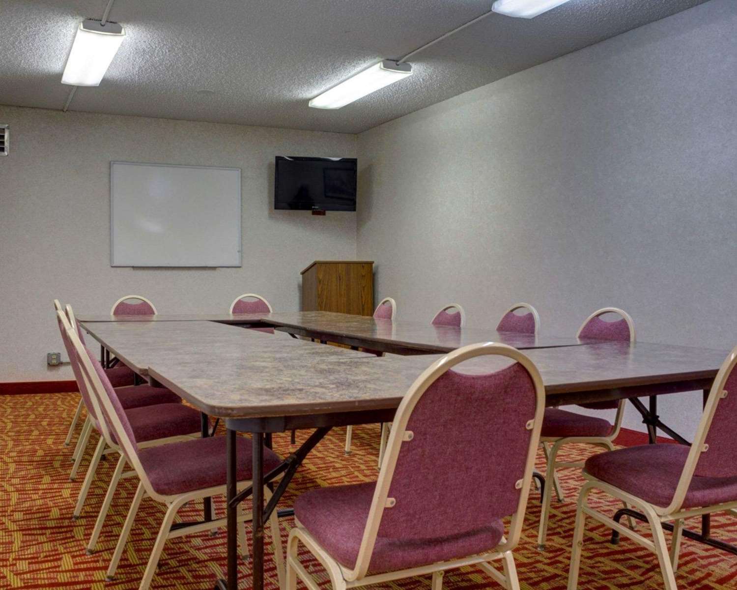 Фото Rodeway Inn Columbia Mall Loop