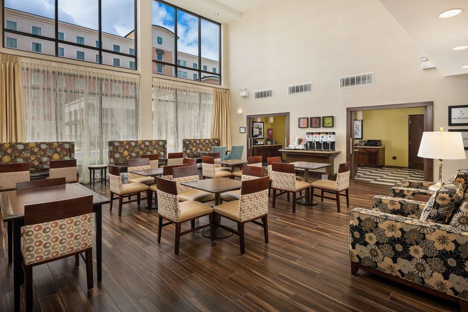 Фото Hampton Inn & Suites Portland/Hillsboro-Evergreen Park, Or