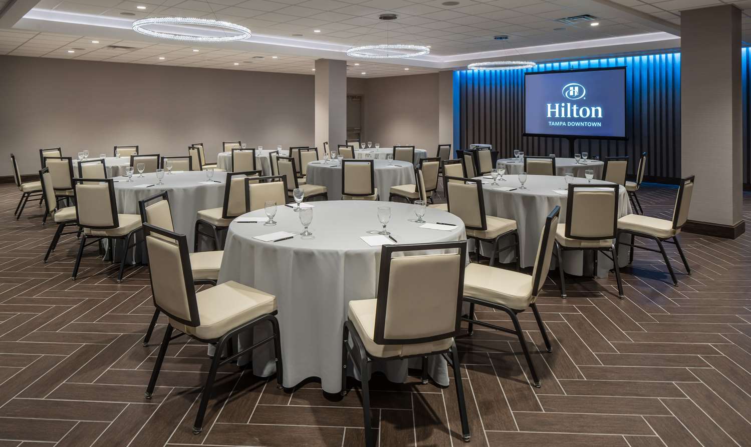 Фото Hilton Tampa Downtown