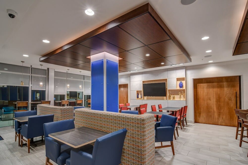 Фото Holiday Inn Express Fort Walton Beach Central, an Ihg Hotel
