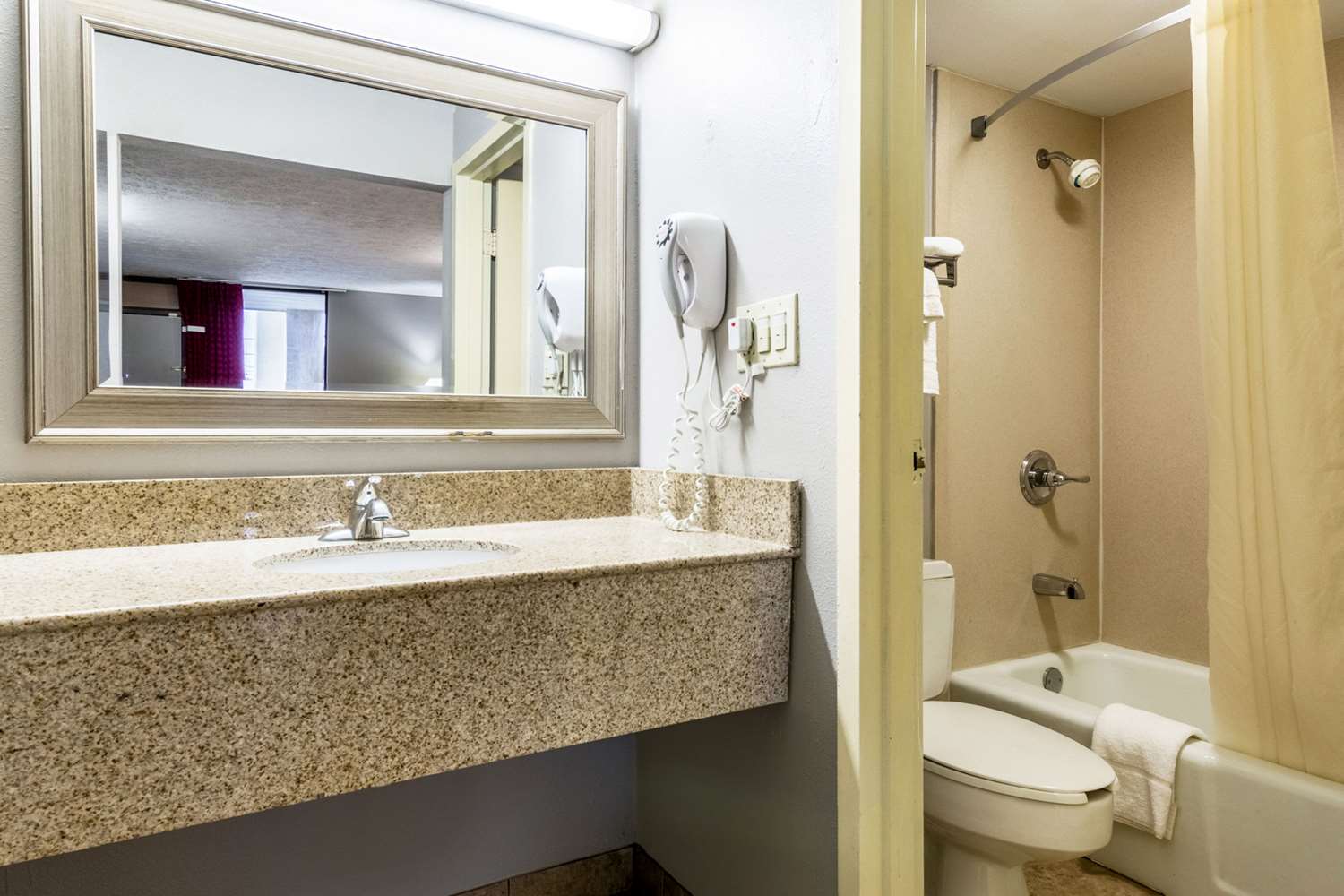 Фото Econo Lodge Seymour