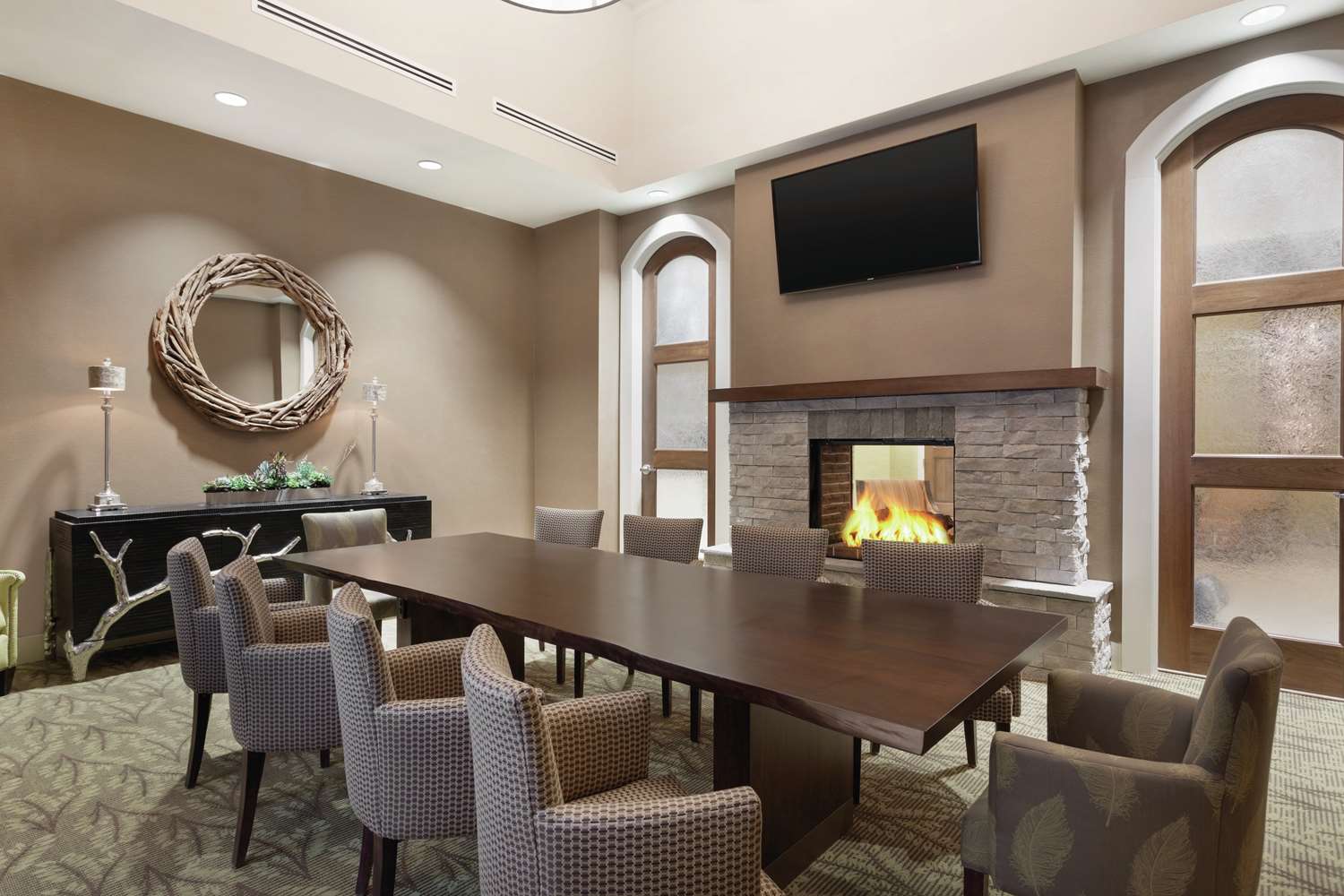 Фото Hilton Garden Inn Rochester Downtown