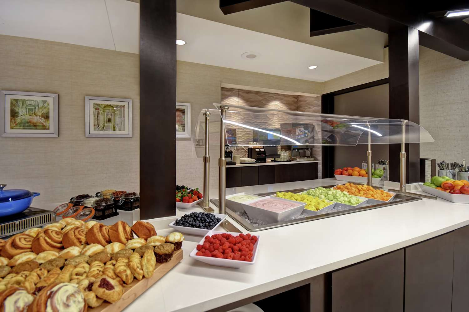 Фото Embassy Suites Little Rock