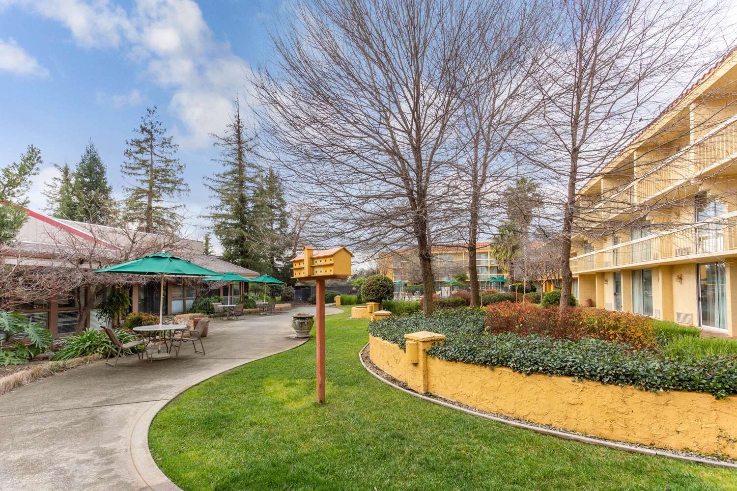 Фото La Quinta Inn & Suites by Wyndham Redding