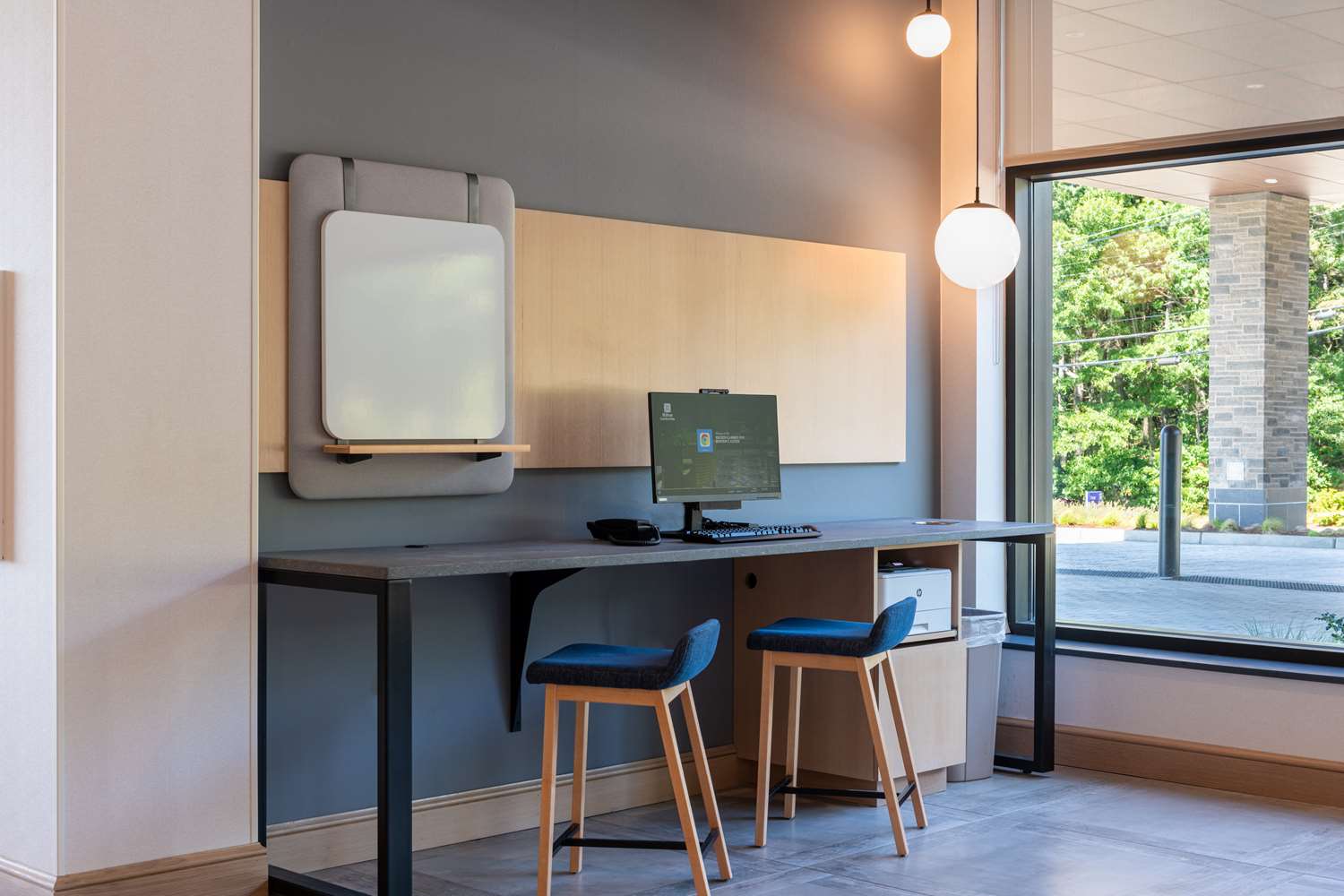 Фото Hilton Garden Inn Boston Canton