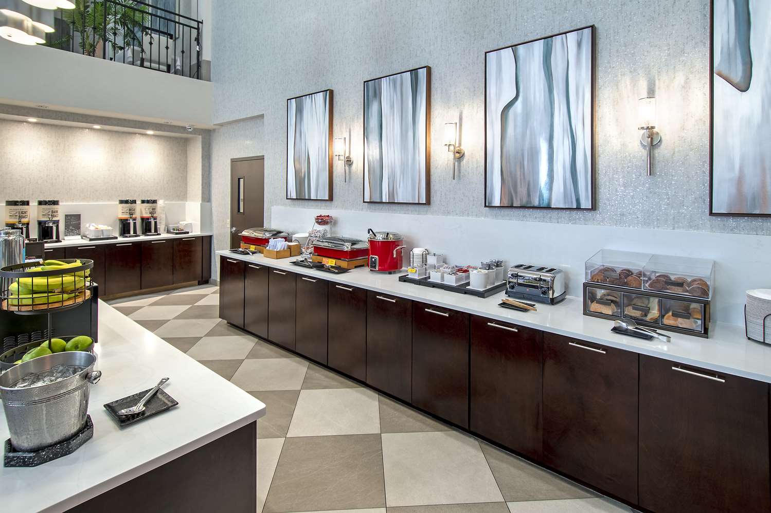 Фото Hampton Inn & Suites Fairfield