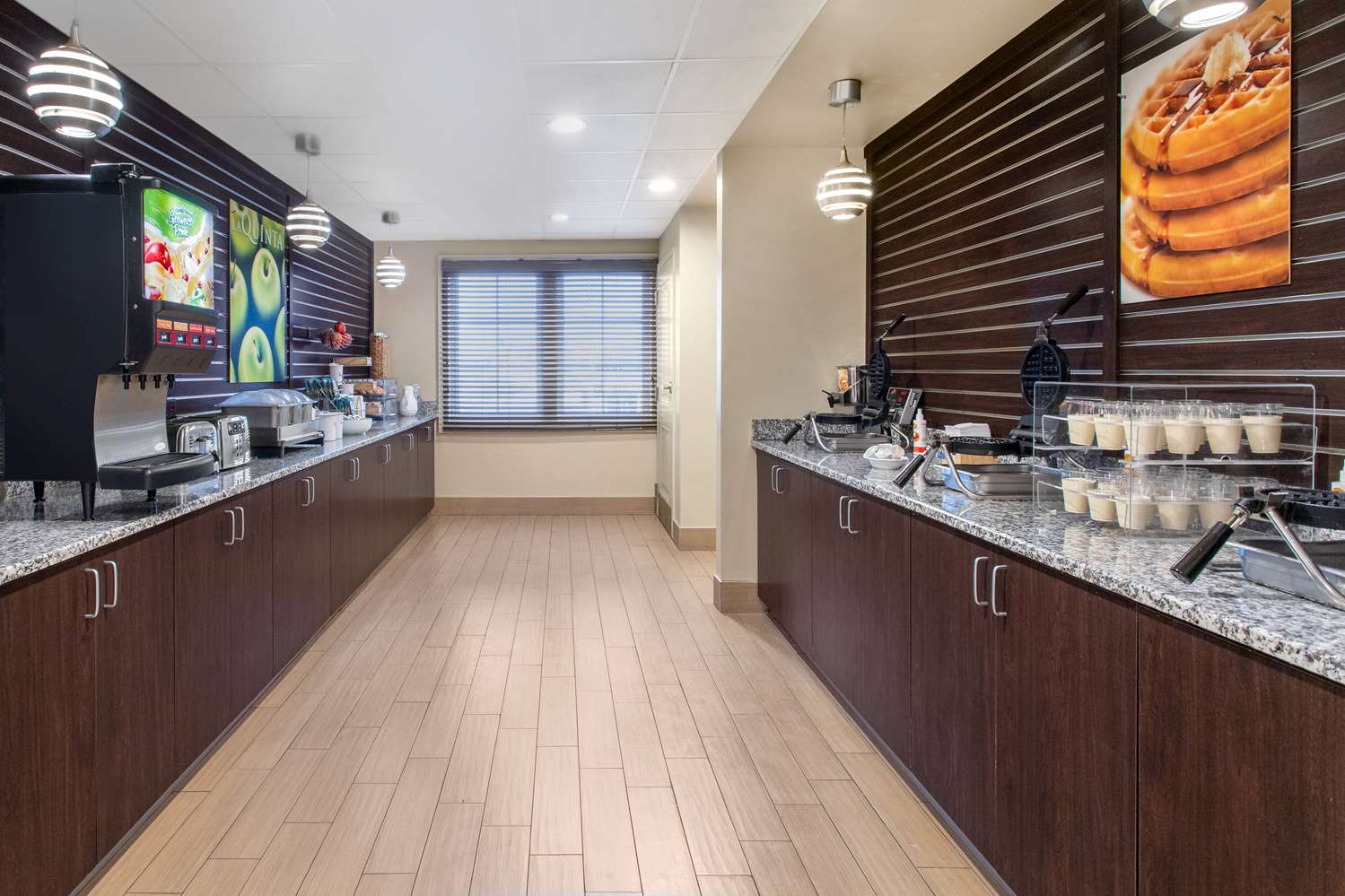 Фото La Quinta Inn & Suites by Wyndham Ocean City