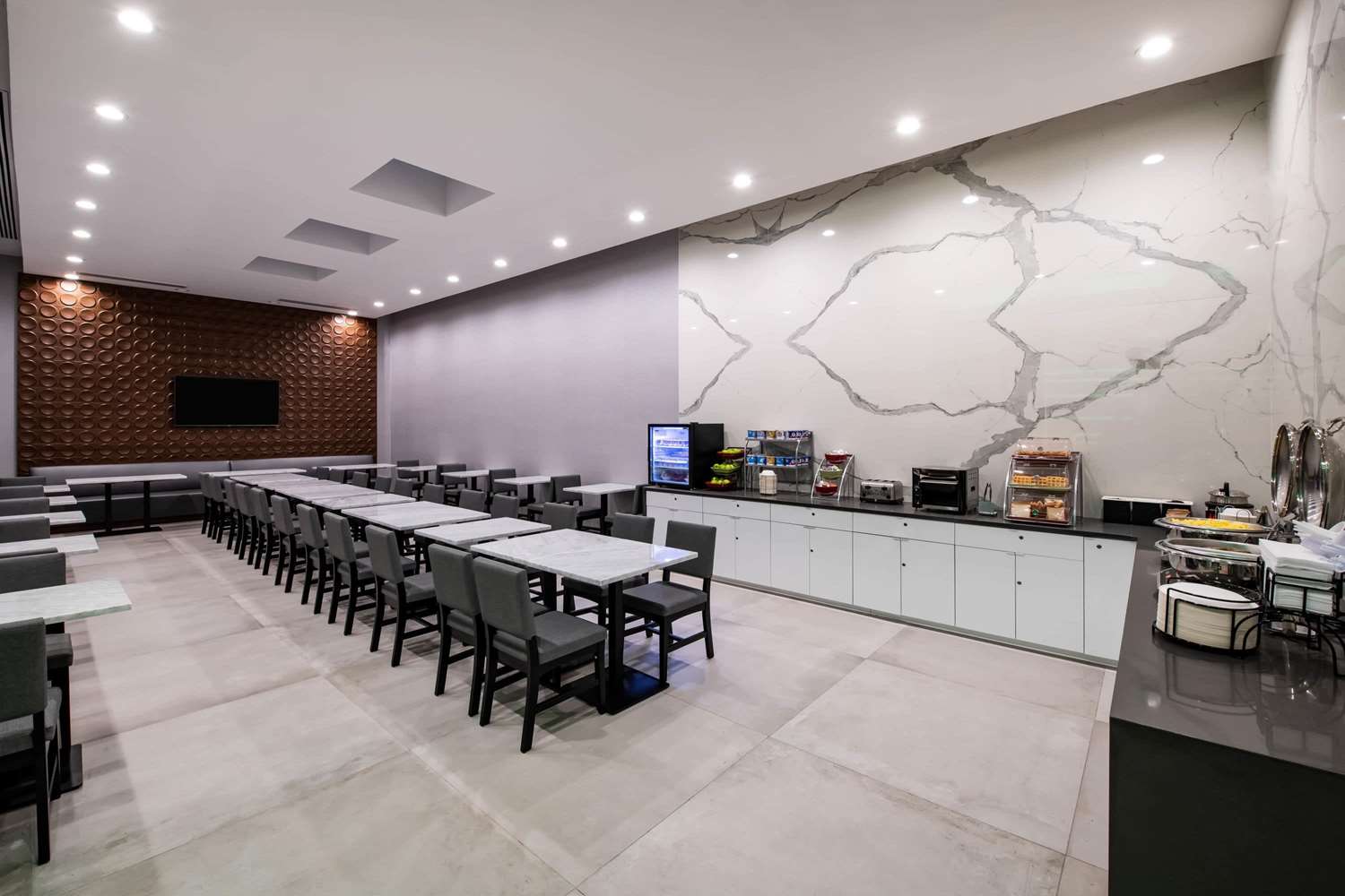 Фото Wingate by Wyndham Long Island City