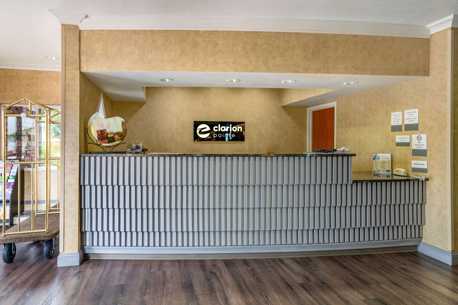 Фото Clarion Pointe Medford