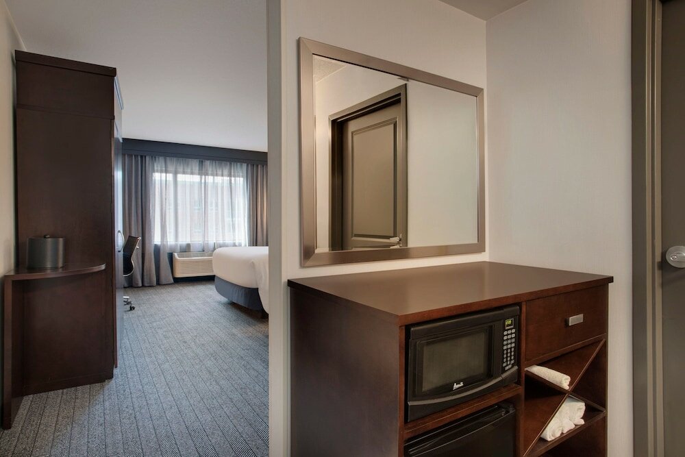 Фото Courtyard by Marriott Worcester