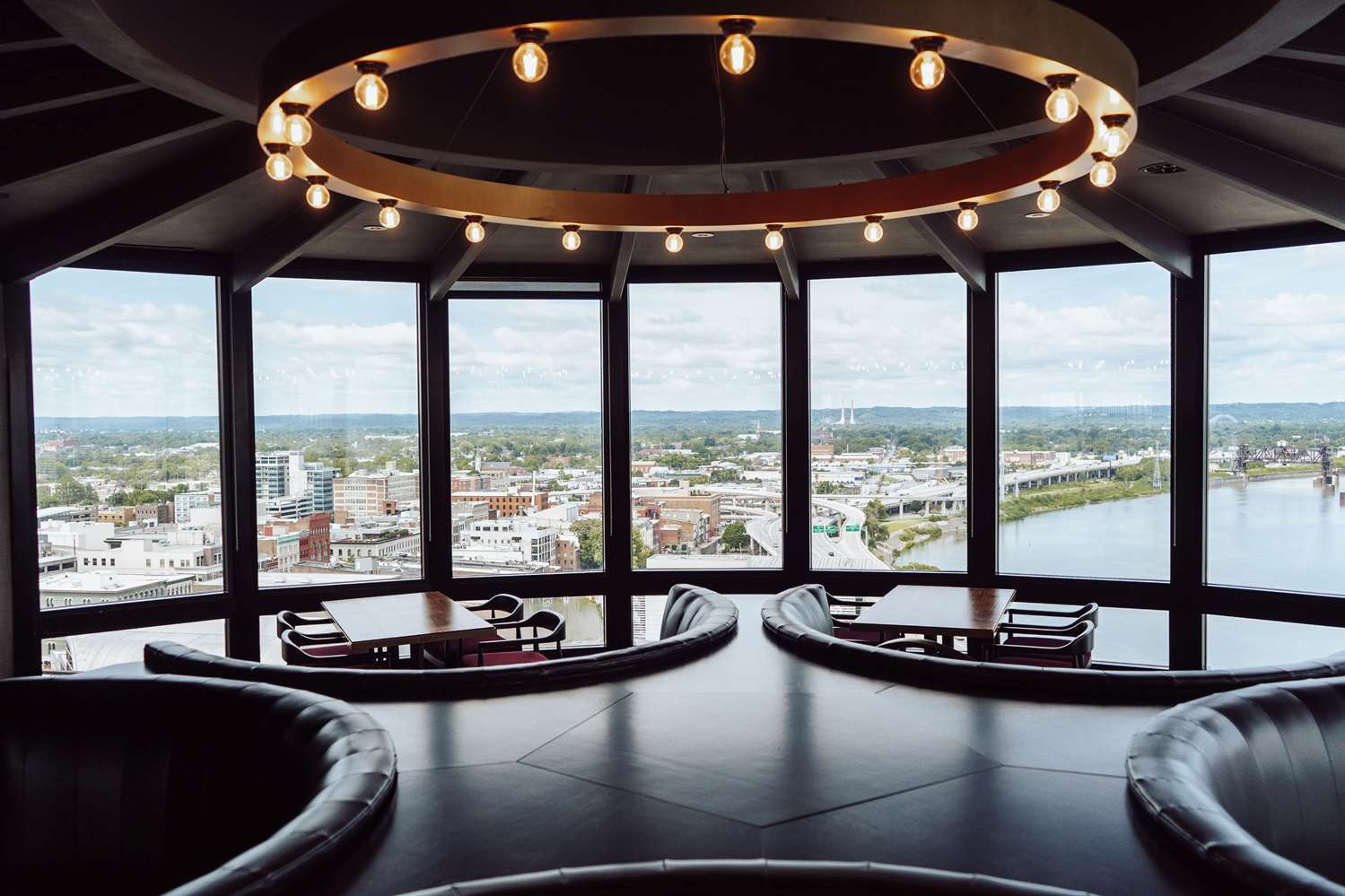 Фото Galt House Hotel Trademark Collection by Wyndham