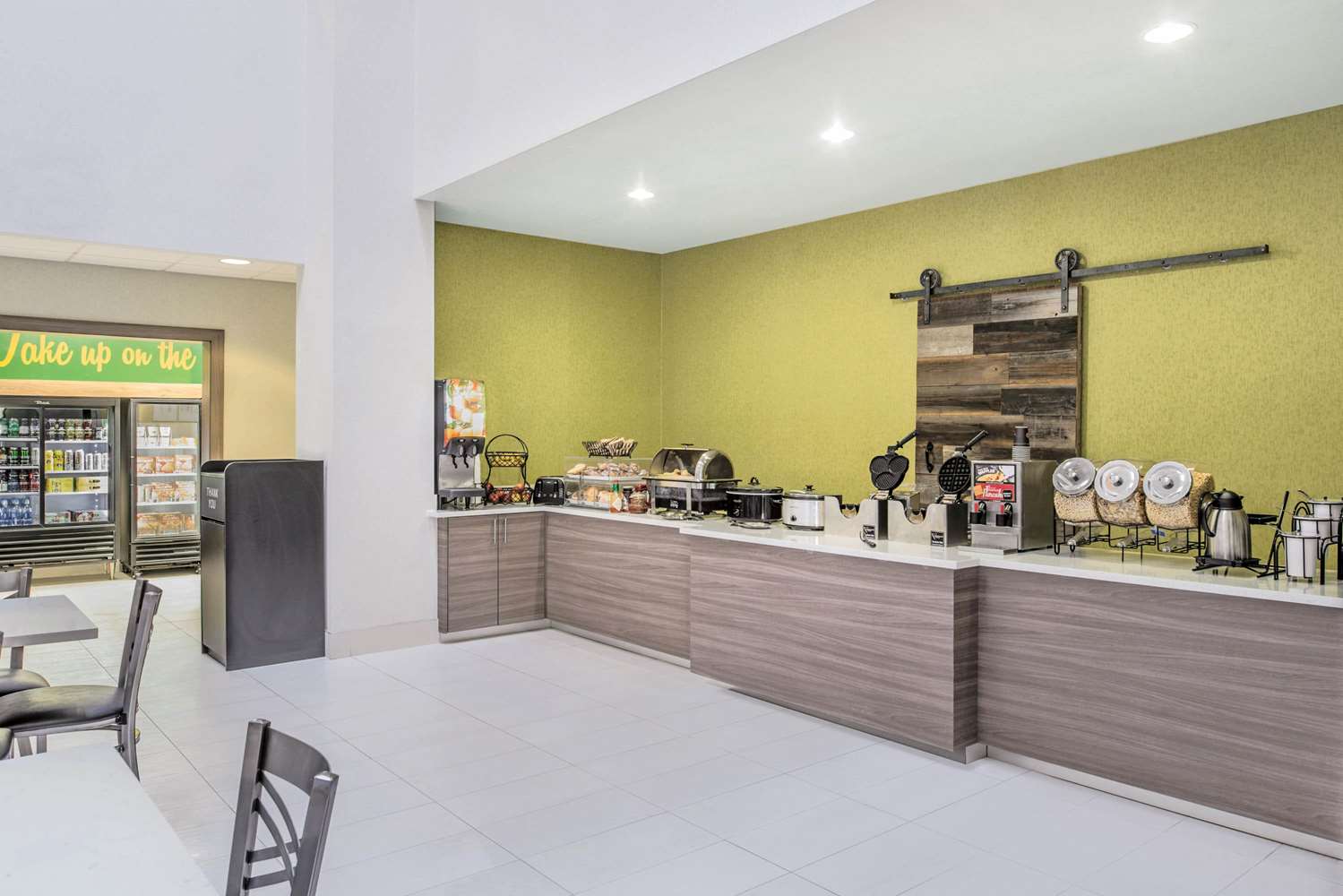 Фото La Quinta Inn & Suites by Wyndham Moscow Pullman