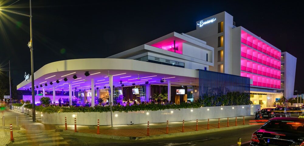 Фото Tasia Maris Seasons