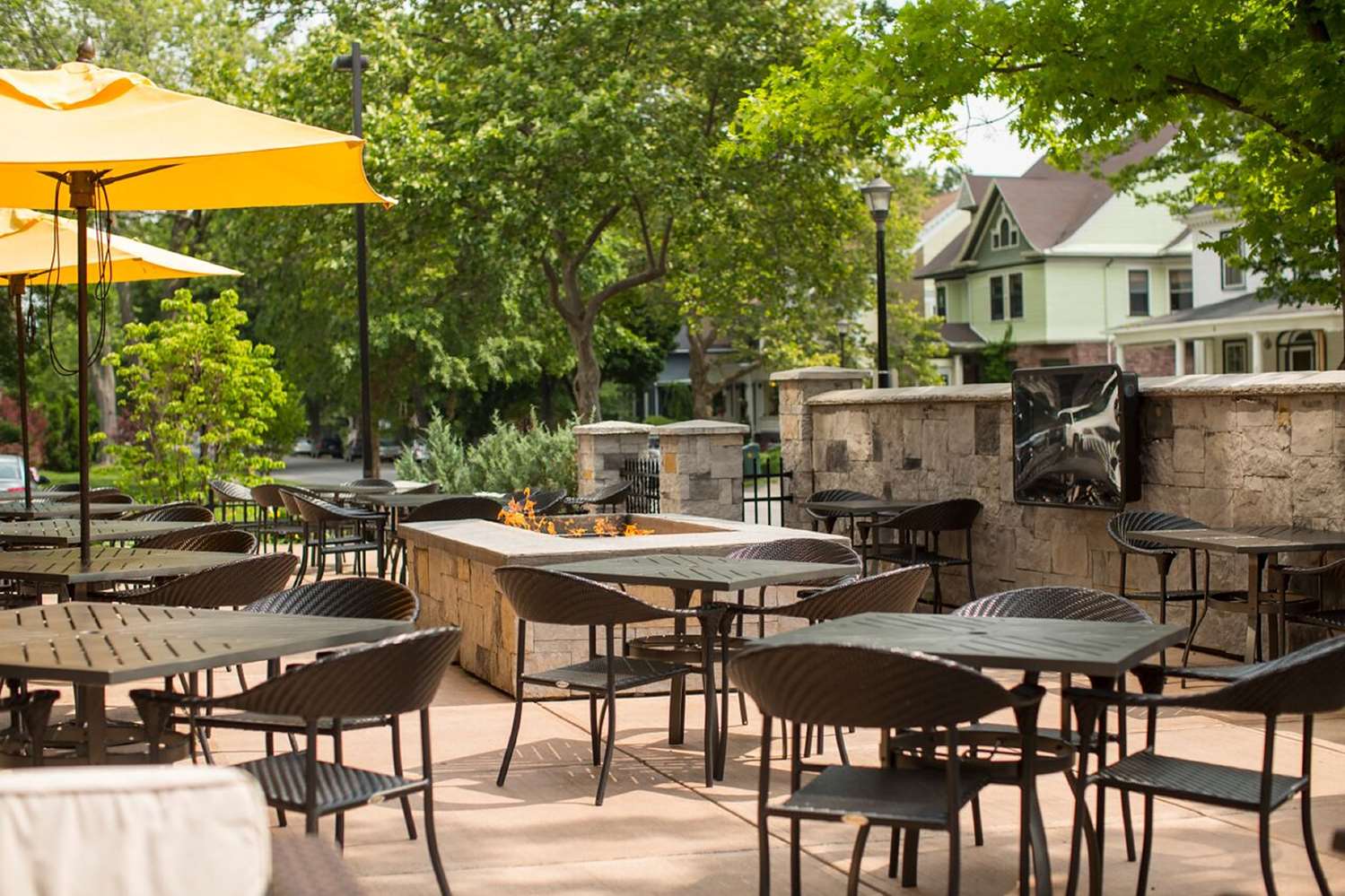 Фото The Strathallan Rochester Hotel & Spa- A DoubleTree by Hilton