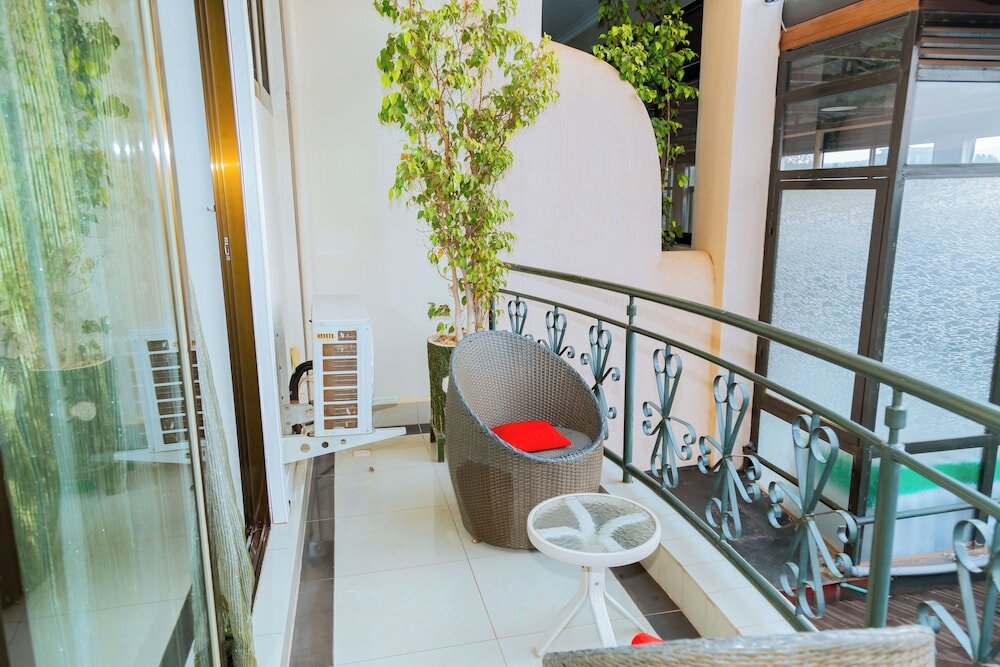 Фото Five to Five Hotel