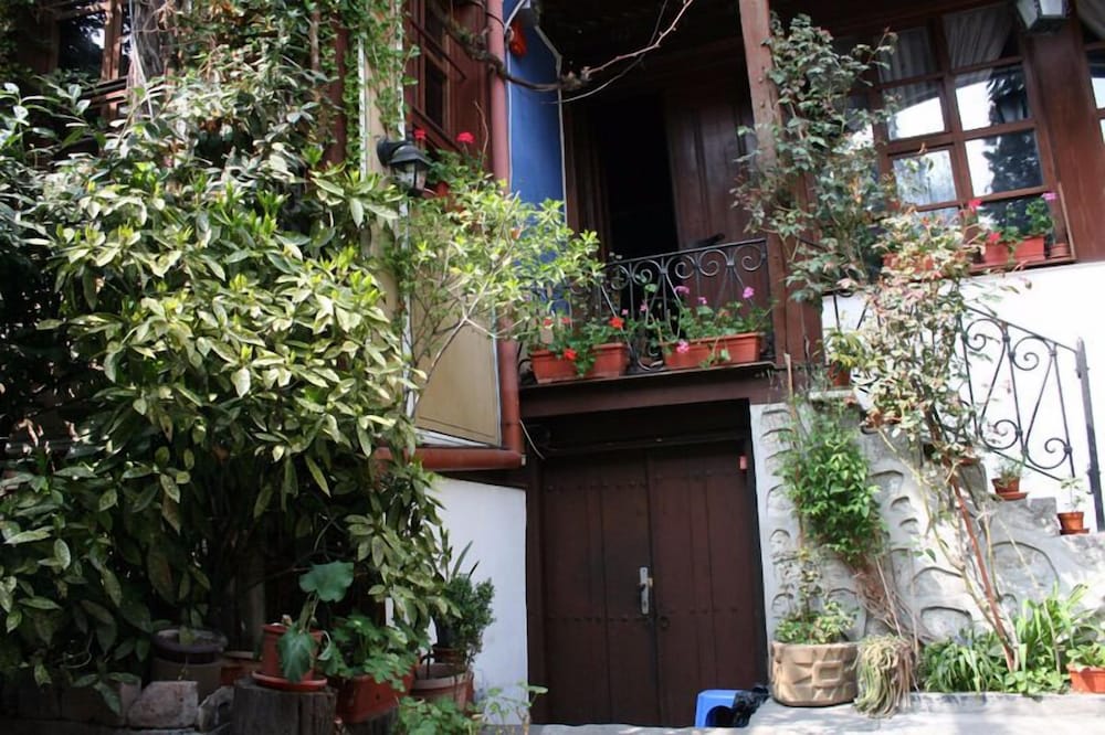 Фото Hotel Alafrangite