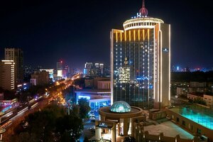 Гостиница Universal Hotel Urumqi