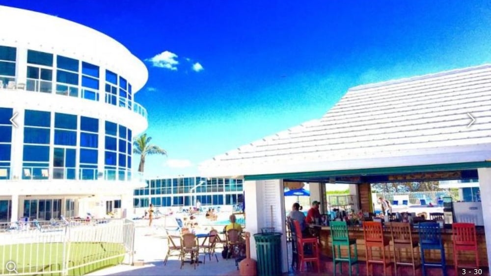 Фото Castle Beach Club Apartments