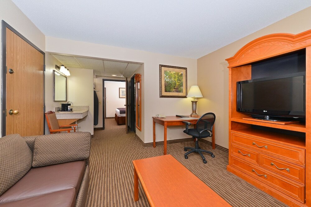 Фото Revel Hotel Minot, SureStay Collection by Best Western