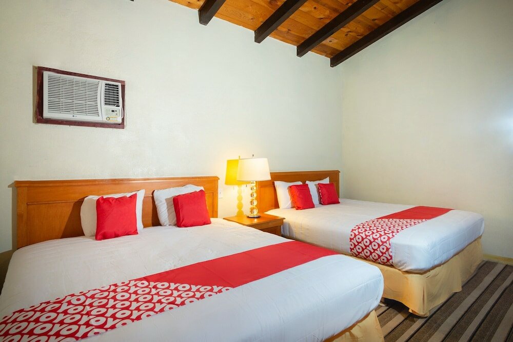 Фото Oyo Hotel Hacienda Don Luis, Rosarito