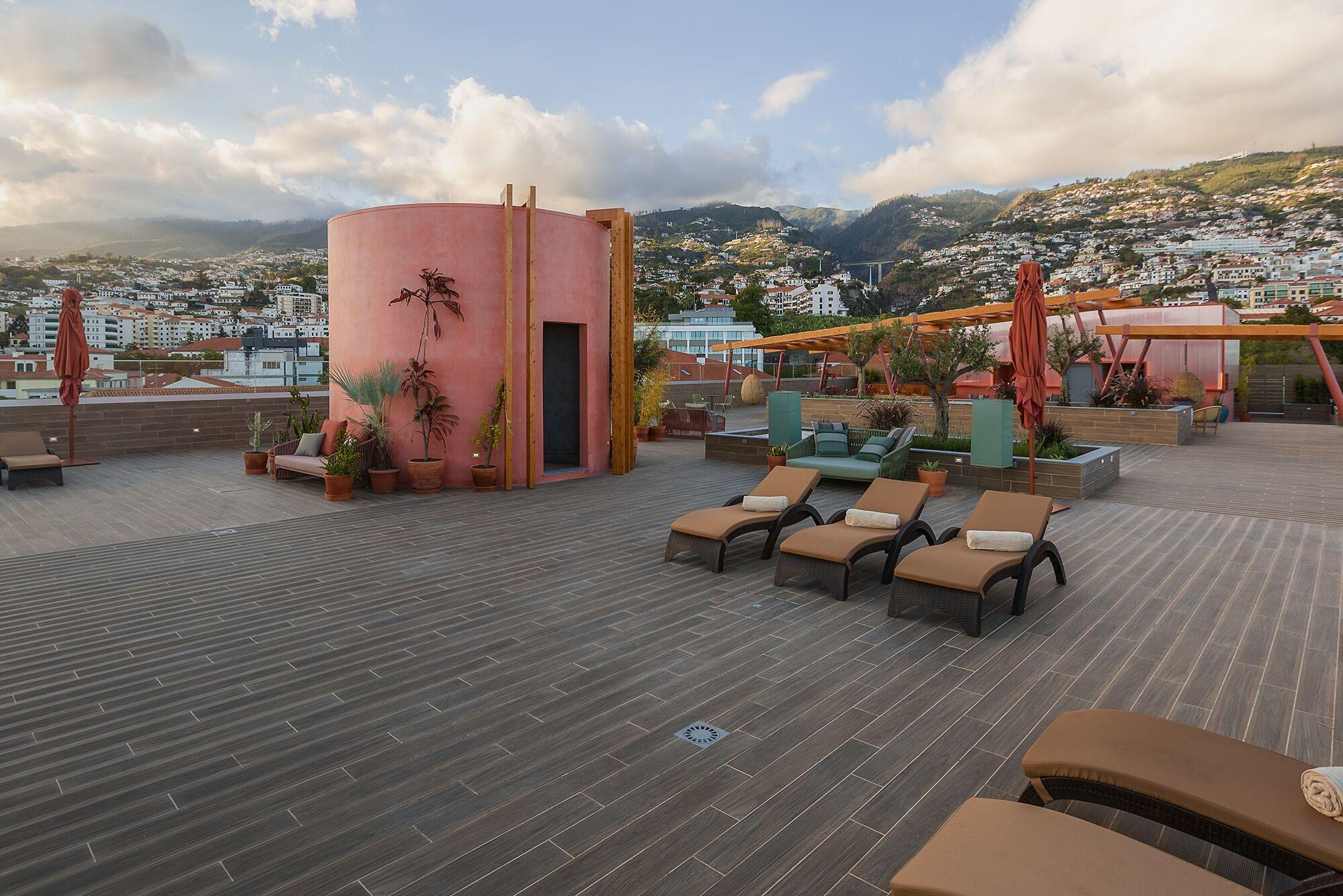 Фото Three House Hotel