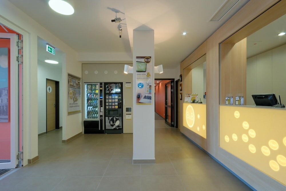 Фото B&b Hotel Böblingen