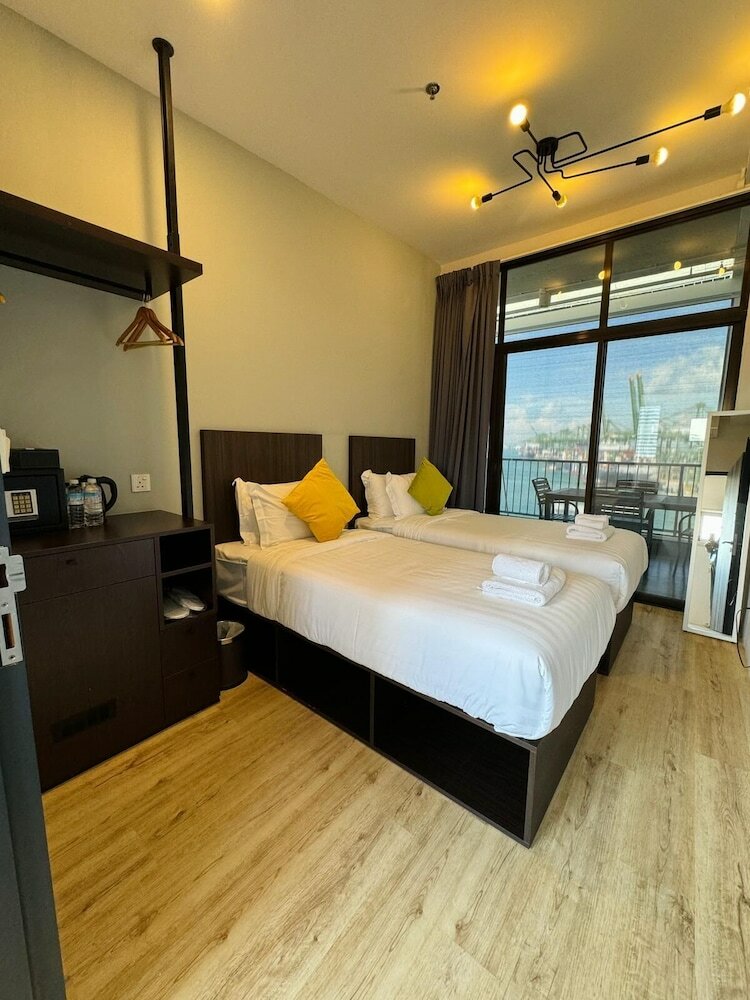 Фото Cooliv Waterfront