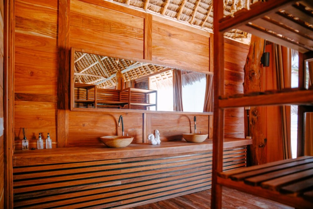 Фото Tiki Beach Club and Resort