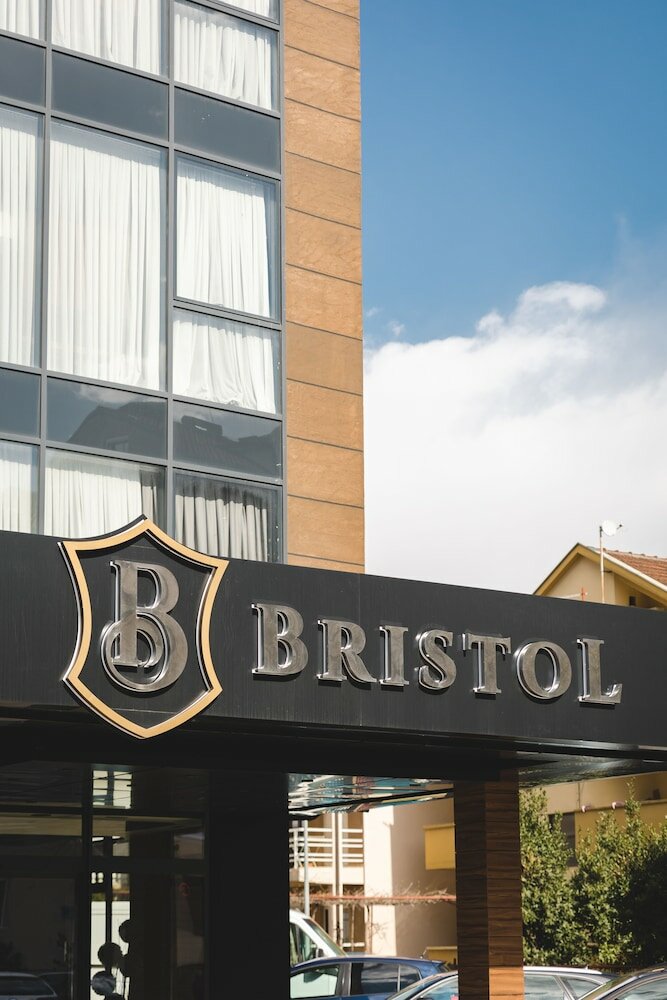 Фото Bristol Hotel
