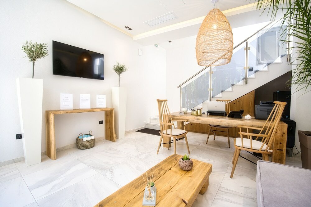 Фото Emily's Luxury Suites