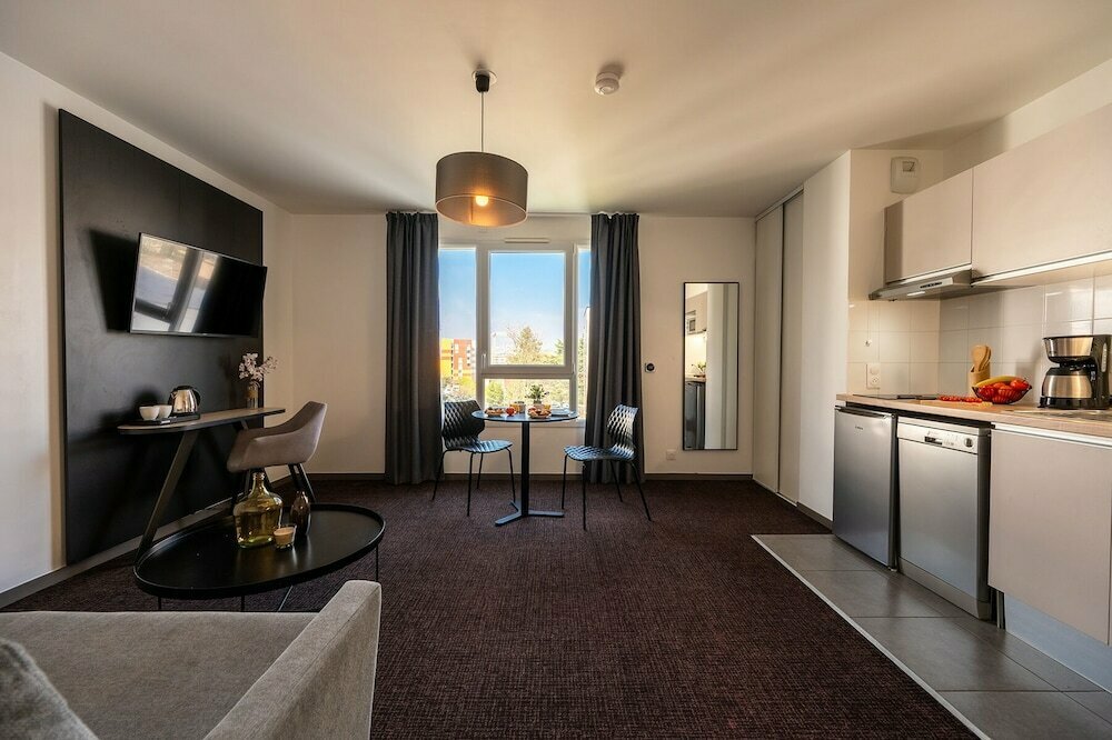 Hotel Nemea Appart Hotel Résidence Europe Velizy Villacoublay, Yvelines, photo