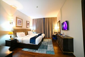 Seven Seas (231 Al Ittihad Street, Dubai, United Arab Emirates ), hotel