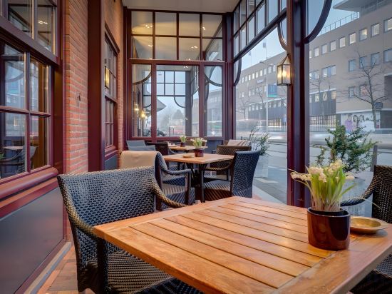 Фото Oranje Hotel Leeuwarden