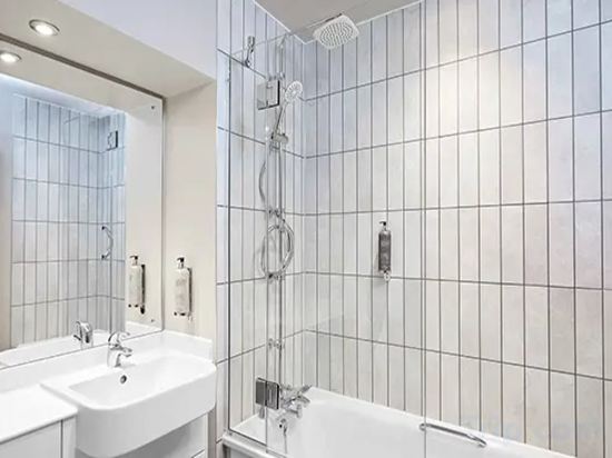 Фото Premier Inn London City Tower Hill