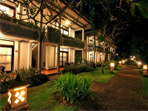 Гостиница Puri Saron Seminyak