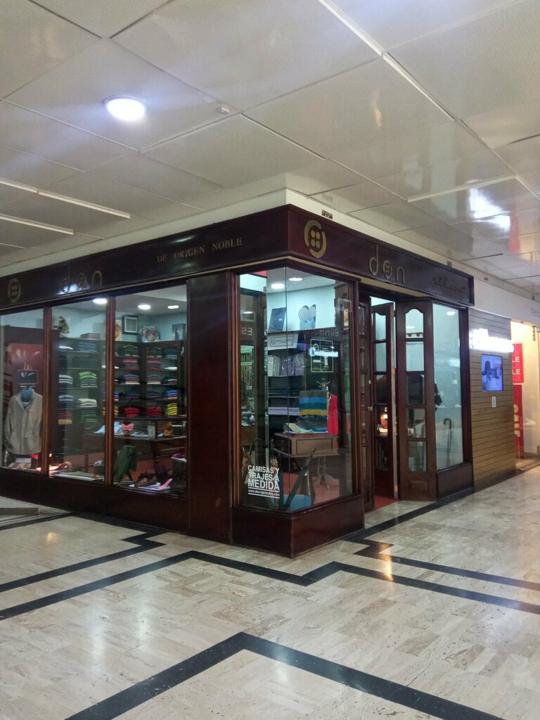 Clothing store Don, Bogota, photo