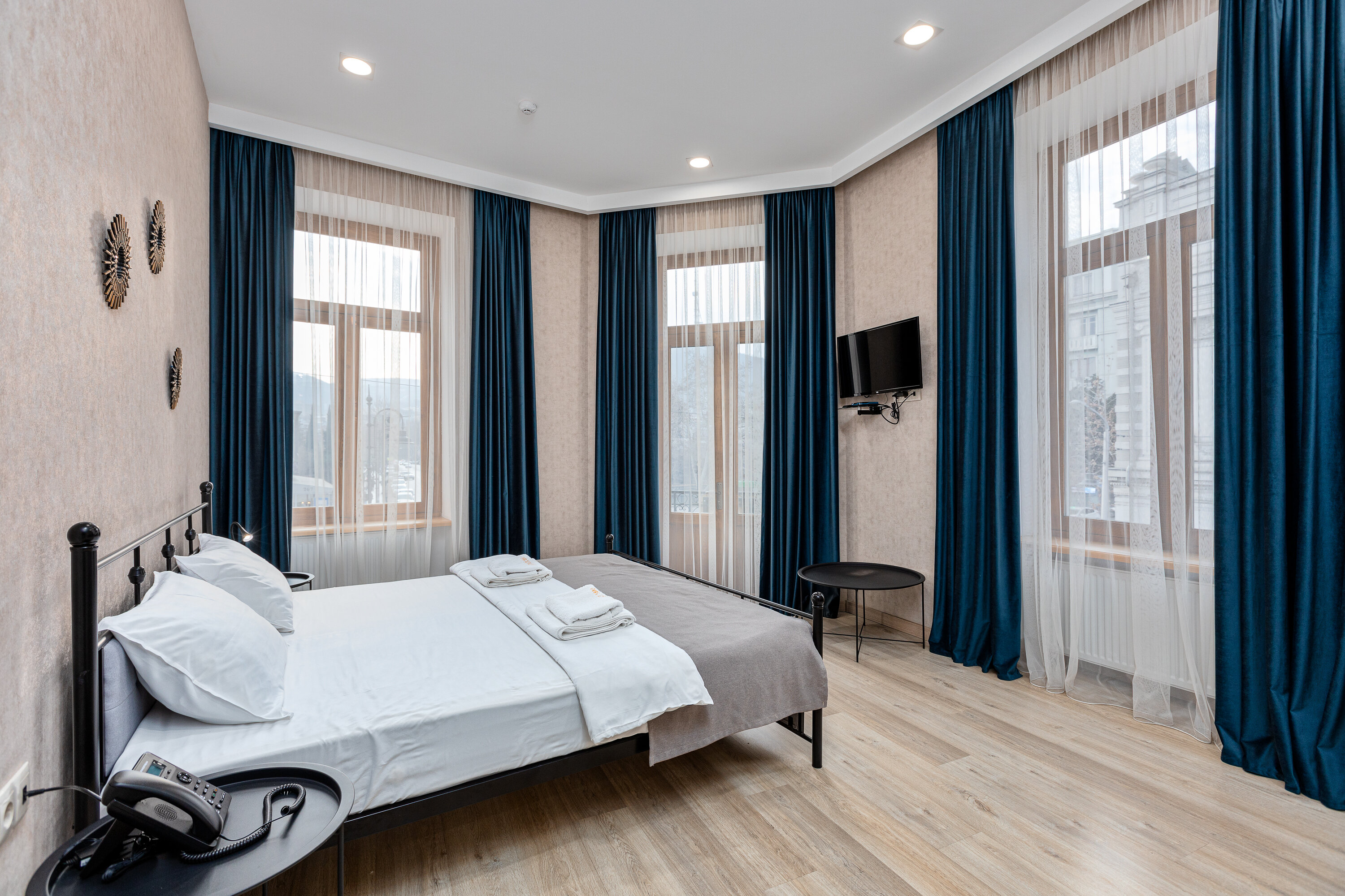 Фото Monument 1880