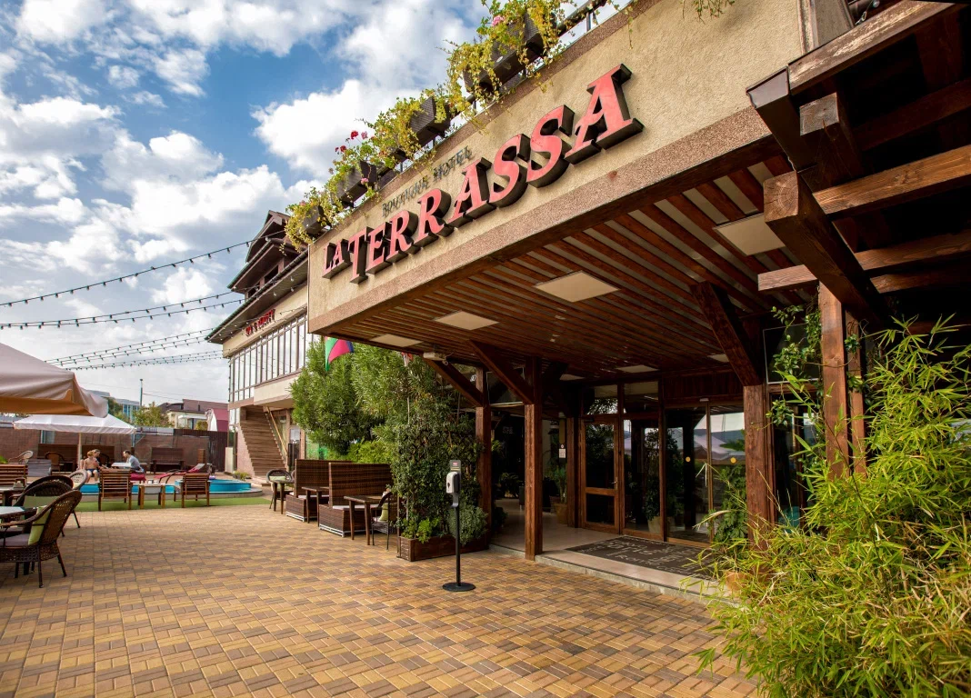 Фото отеля 1