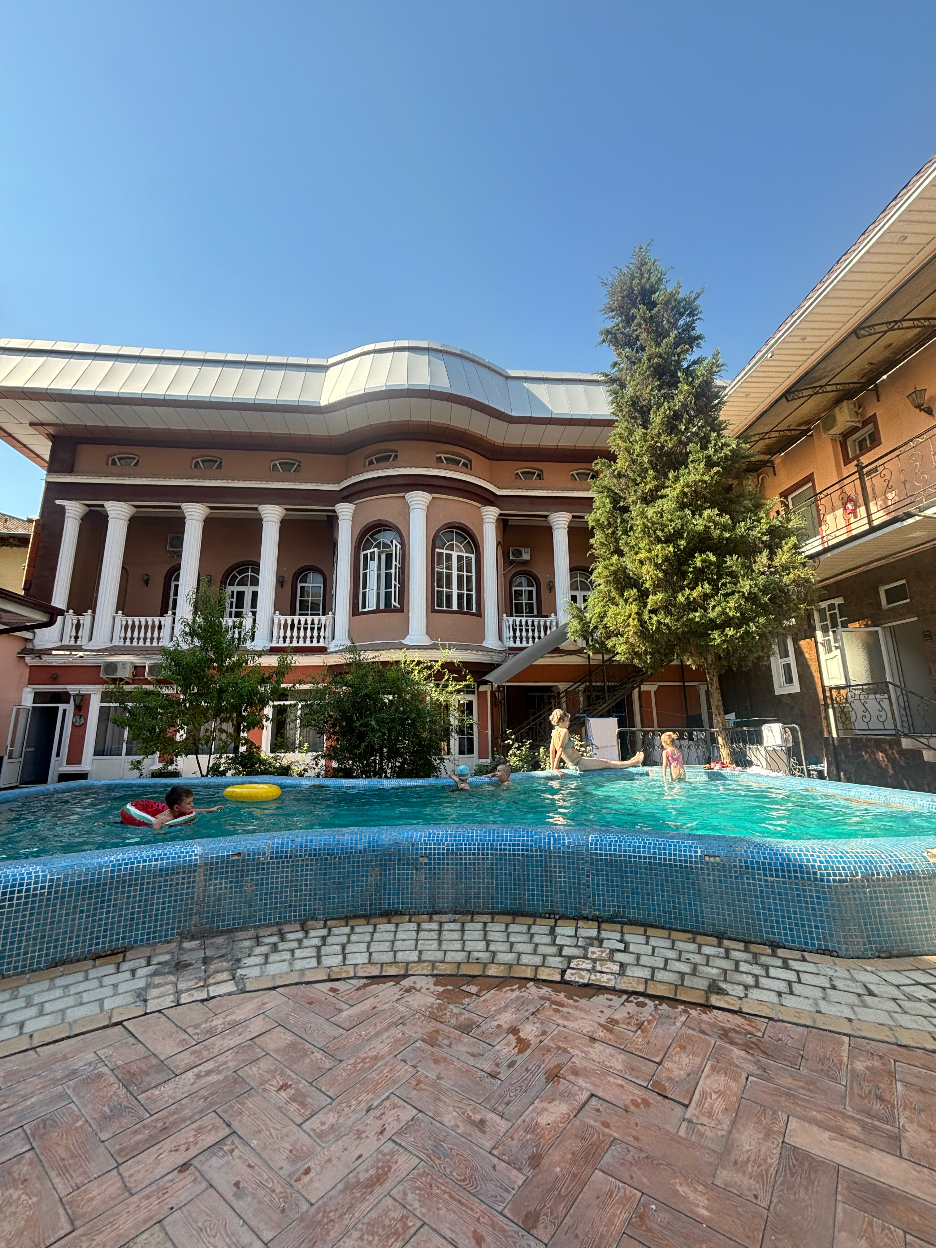 Фото Art House Hotel