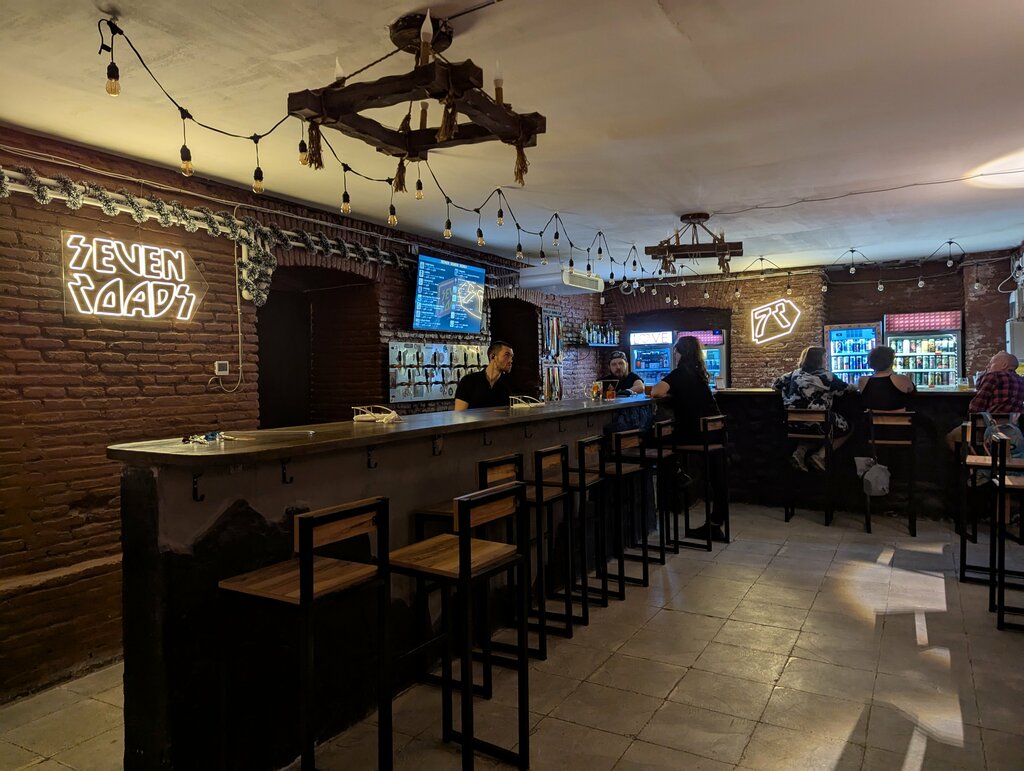 Bar, pub Seven Roads Craft Bar, Tbilisi, photo