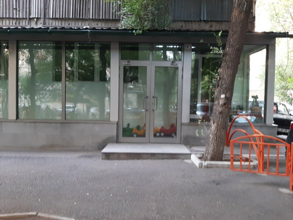 Фото Friendship Hostel & Tours