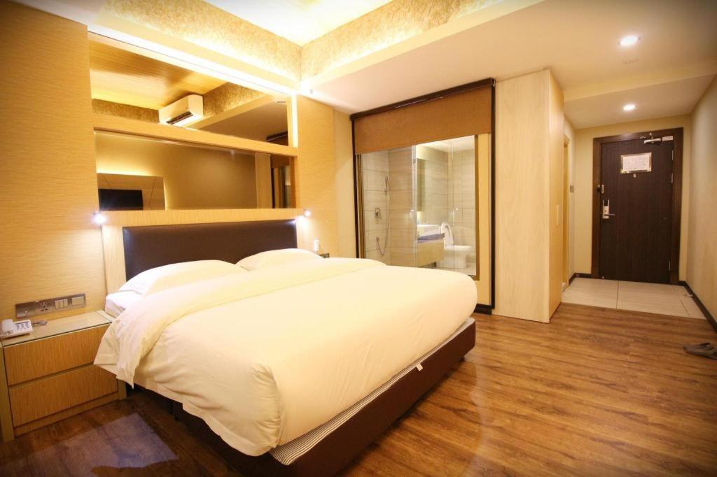 Фото Jc Mark Hotel