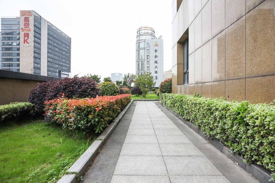 Фото Zijingang International