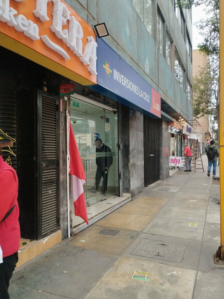 Microfinance institution Inversiones La Cruz, Lima, photo
