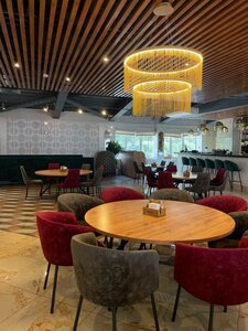 Вино и Пхали (Mira Street, 11В), cafe