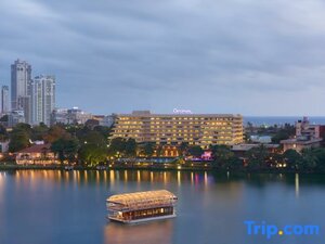 Гостиница Cinnamon Lakeside Colombo
