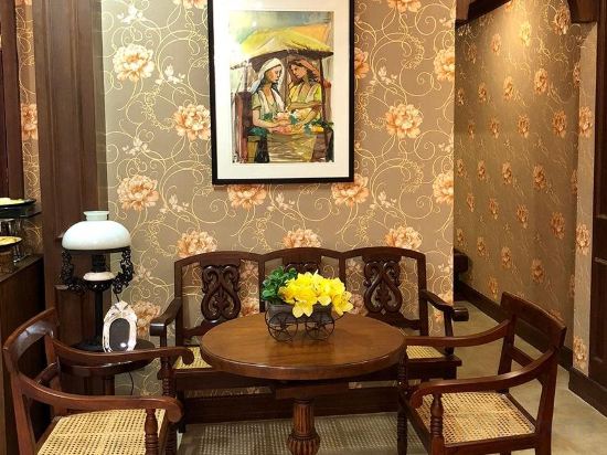 Фото Golden Prince Hotel and Suites