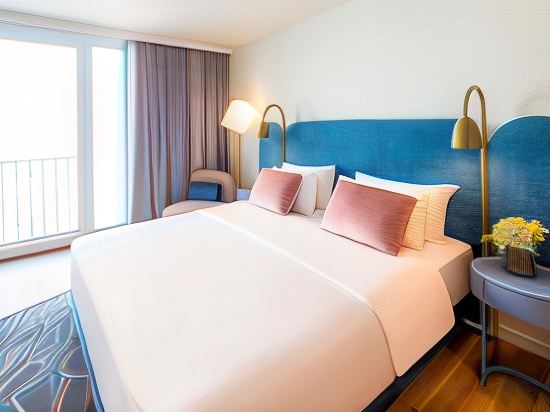 Фото Capri by Fraser Leipzig