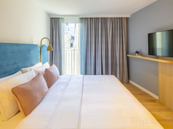 Фото Capri by Fraser Leipzig