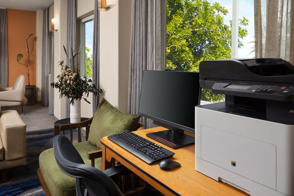 Фото Fairfield Inn & Suites by Marriott San Francisco San Carlos